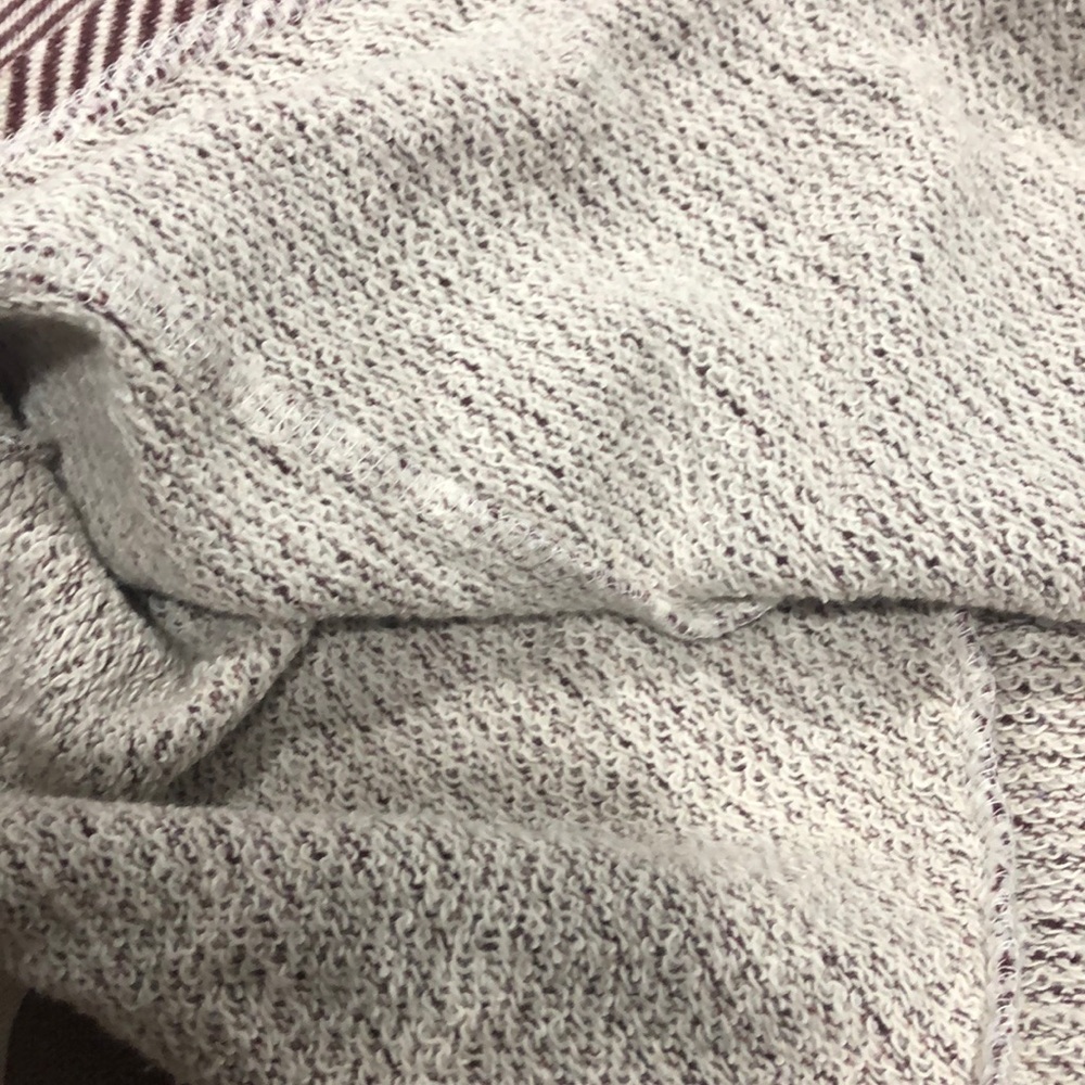 CUTE TOP ♥️ - Picture 2 of 3